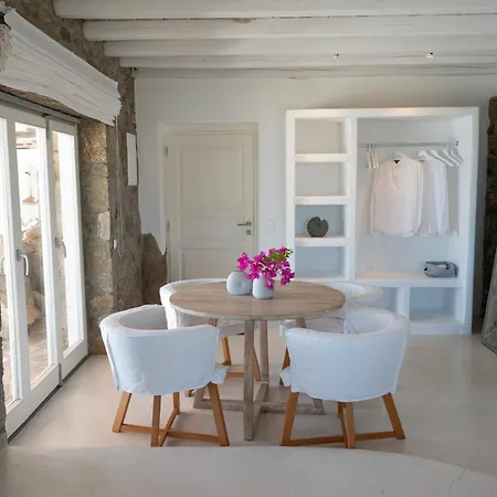 Kymothoe Mykonos *